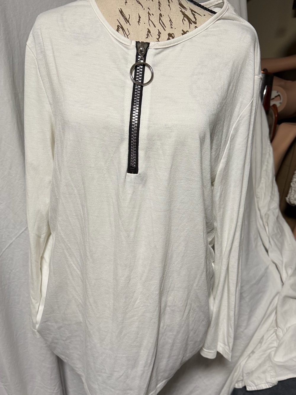 White Half Zip Long Sleeve Pullover Top Ring Pull Keyhole Neck Size Large